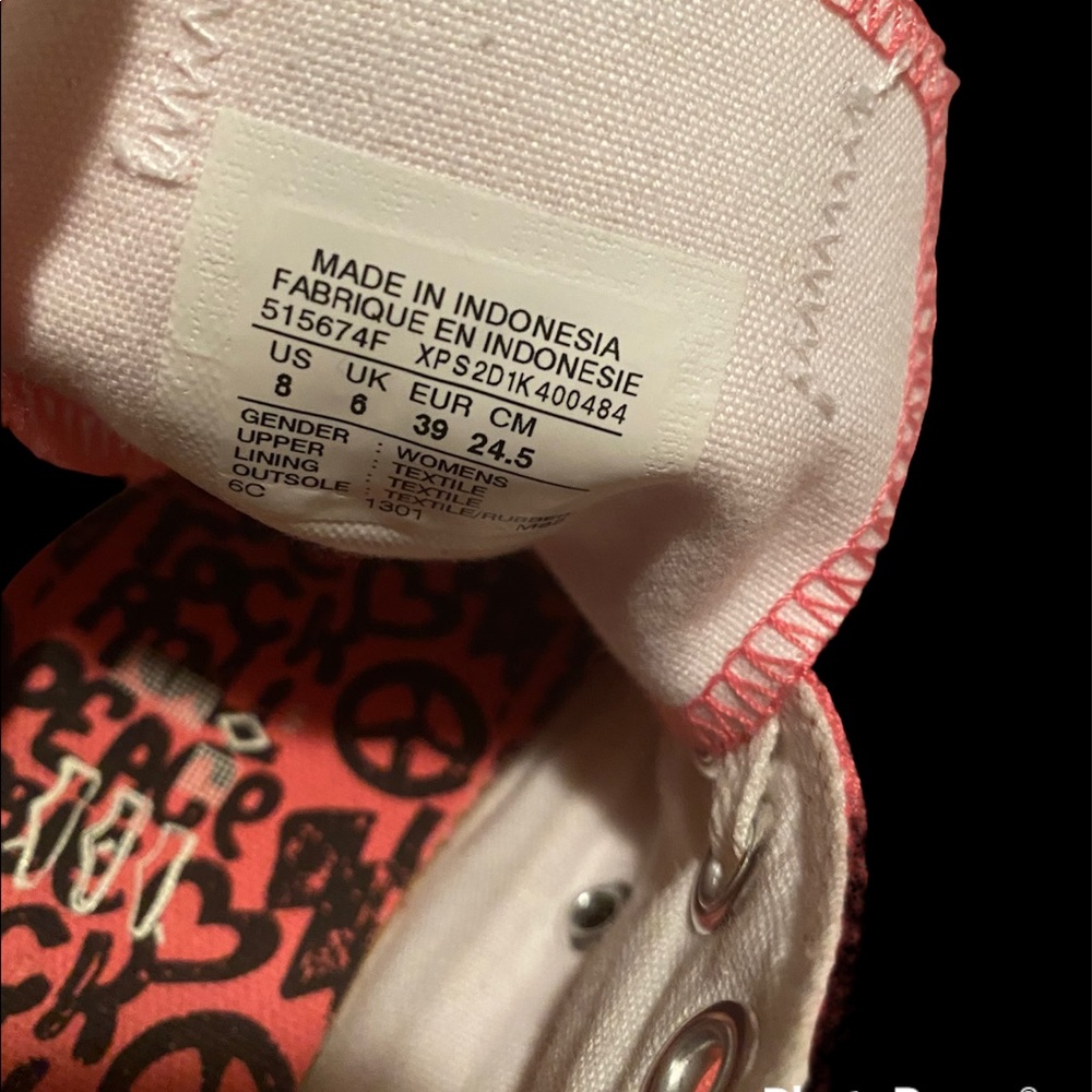 Pink Converse - Picture 7 of 7